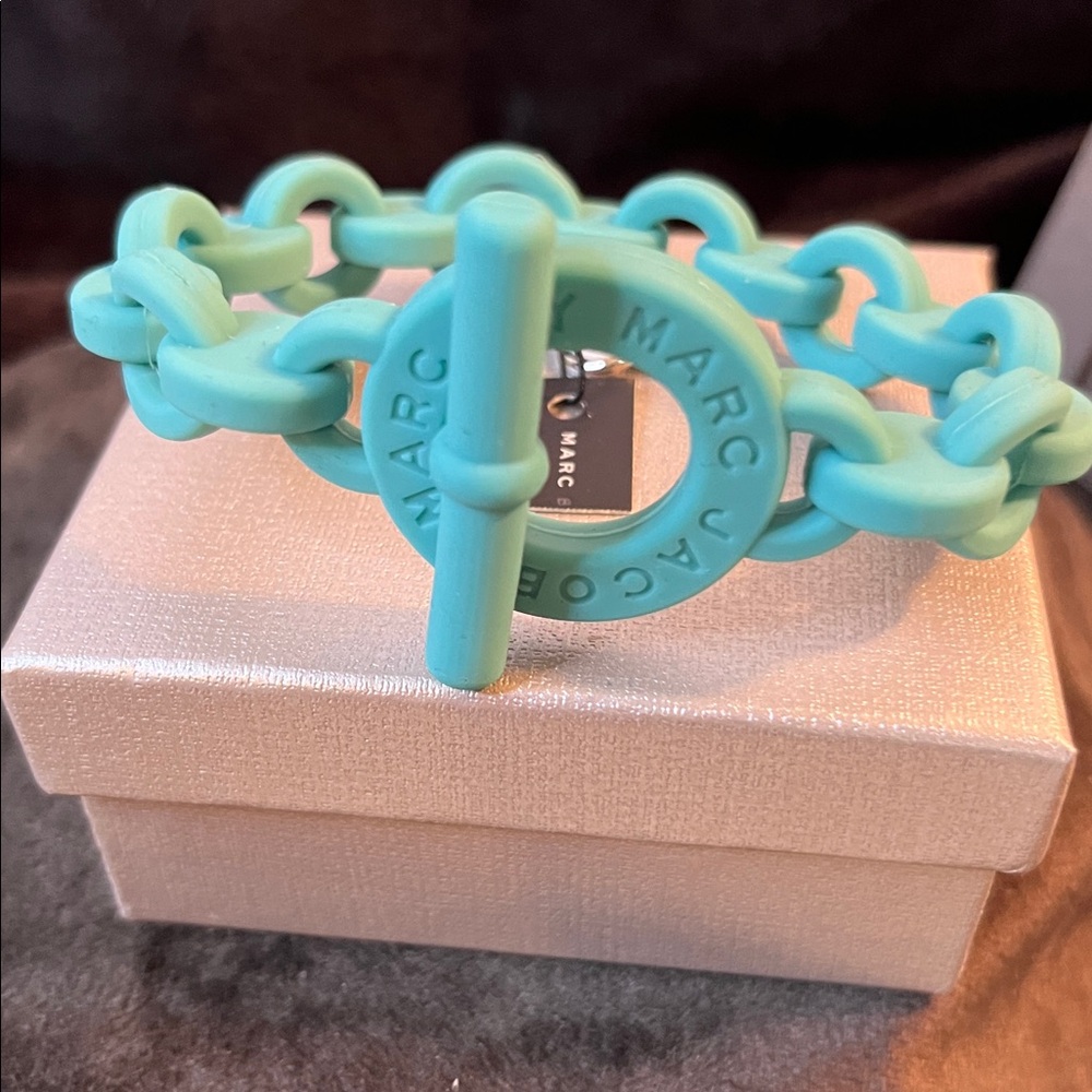 Mark Jacobs aqua lagoon Turnlock chain, rubber bracelet
